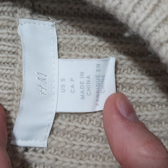 H&M Beige Sweater Vest - Picture 3 of 4